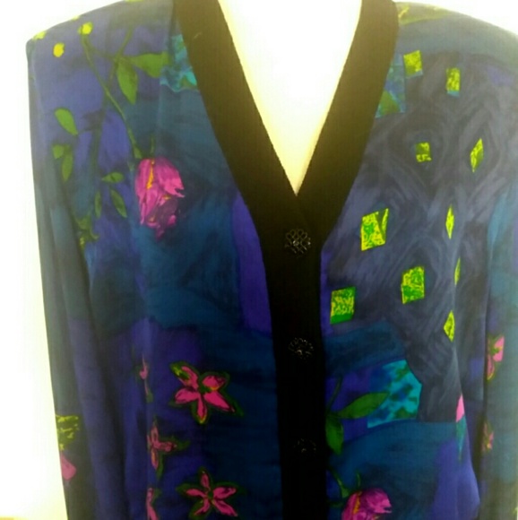 2 piece St. John Collection silk & wool knit suit - Picture 2 of 8